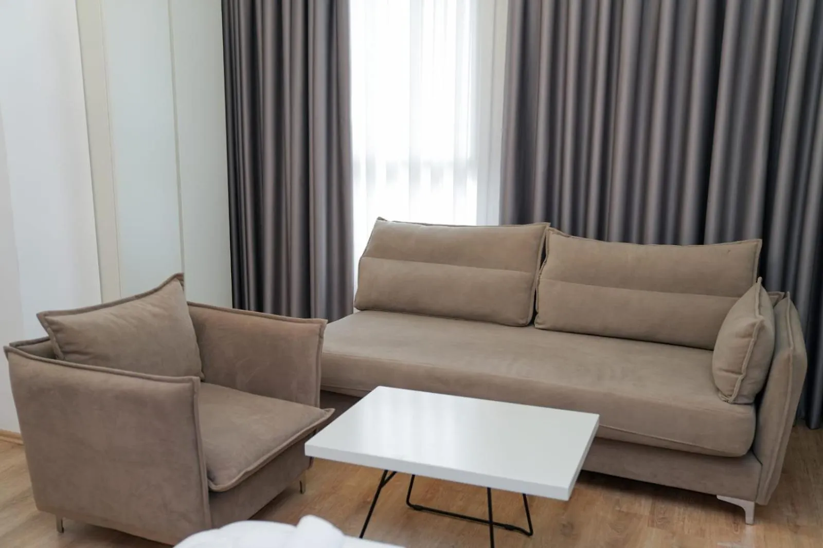 Kashar Hotel 3A Tirana 0*,  Albania